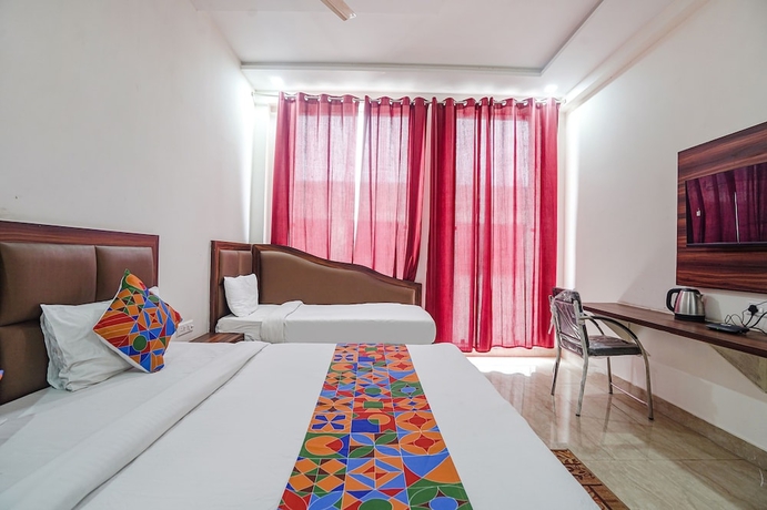 Imagen de la habitación del Hotel Fabhotel Golden Grand. Foto 7
