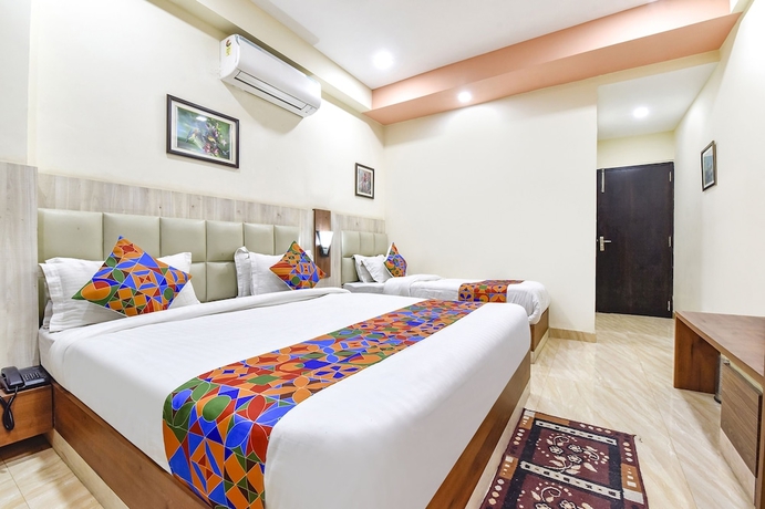 Imagen de la habitación del Hotel Fabhotel Golden Palms. Foto 4
