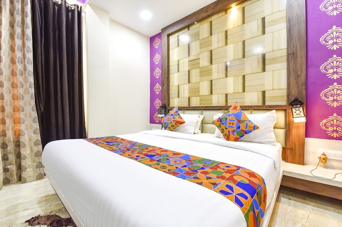 Imagen de la habitación del Hotel Fabhotel Golden Palms. Foto 6