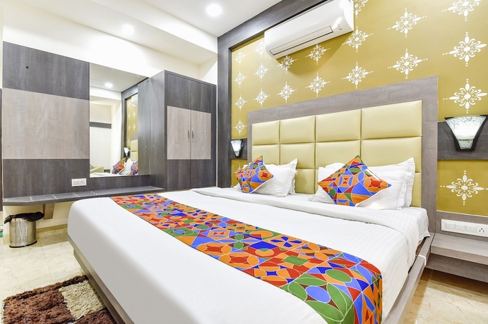 Imagen de la habitación del Hotel Fabhotel Golden Palms. Foto 8