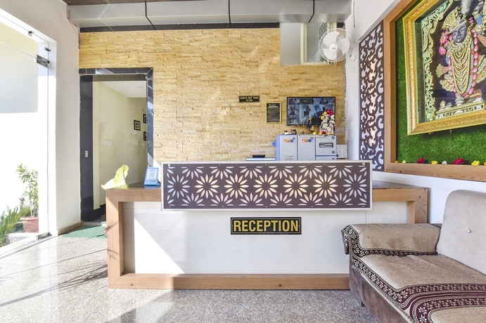 Imagen de los interiores del Hotel Fabhotel Golden Palms. Foto 18