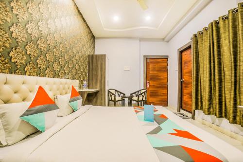 Imagen general del Hotel Fabhotel Golden Village. Foto 8
