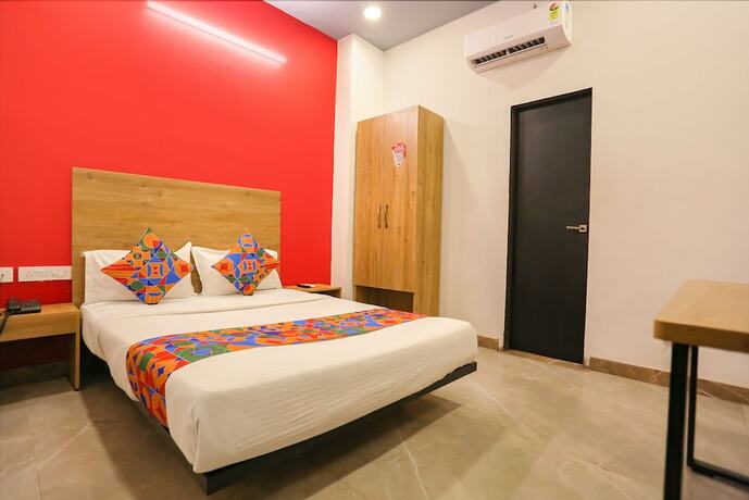 Imagen de la habitación del Hotel Fabhotel Grand Capitol. Foto 19