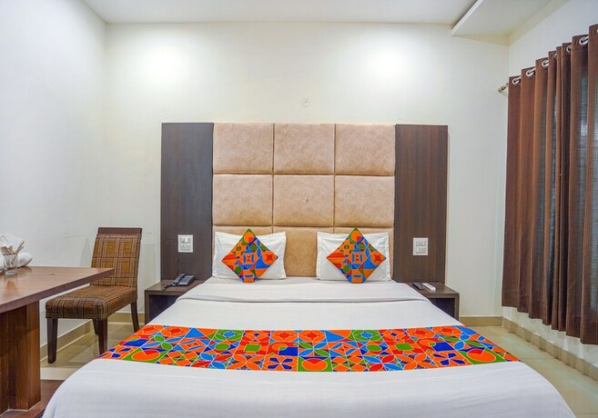 Imagen de la habitación del Hotel Fabhotel Grand Inn. Foto 20