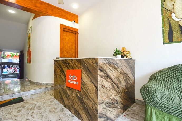 Imagen general del Hotel Fabhotel Grand Royal Palms. Foto 4