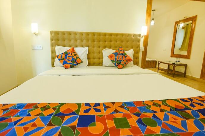 Imagen general del Hotel Fabhotel Grand Royal Palms. Foto 8