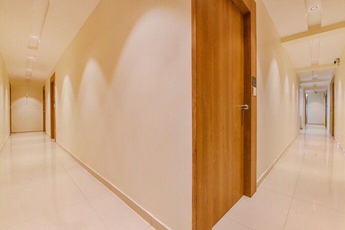 Imagen general del Hotel Fabhotel Green Tree. Foto 16