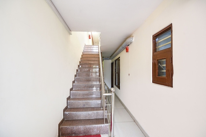 Imagen de los interiores del Hotel Fabhotel Green Valley. Foto 15