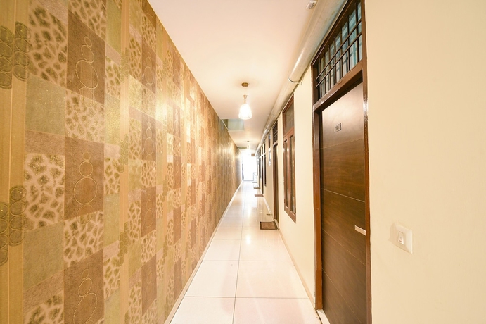 Imagen de los interiores del Hotel Fabhotel Green Valley. Foto 16
