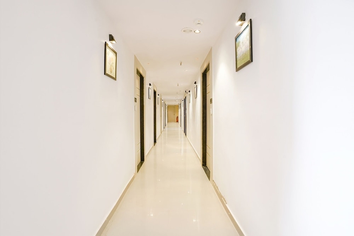 Imagen de los interiores del Hotel Fabhotel Grey Sky. Foto 12