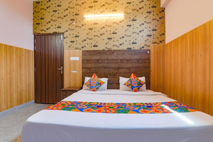 Imagen de la habitación del Hotel Fabhotel Gsv Inn. Foto 19