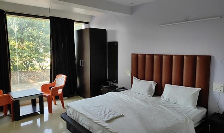 Imagen general del Hotel Fabhotel Heli Resorts. Foto 4