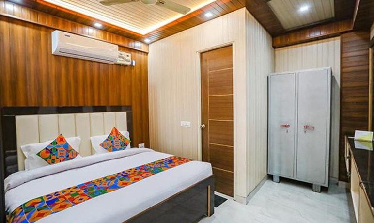 Imagen de la habitación del Hotel Fabhotel Jms Residency. Foto 16