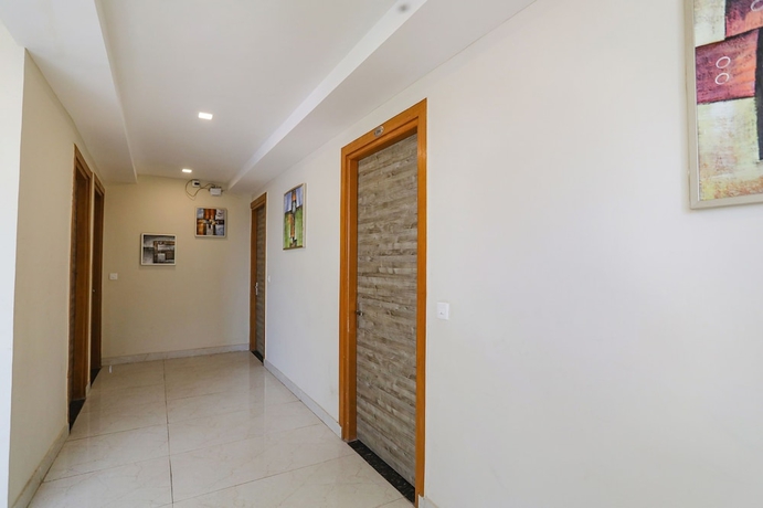 Imagen de los interiores del Hotel Fabhotel Js Pearl. Foto 15
