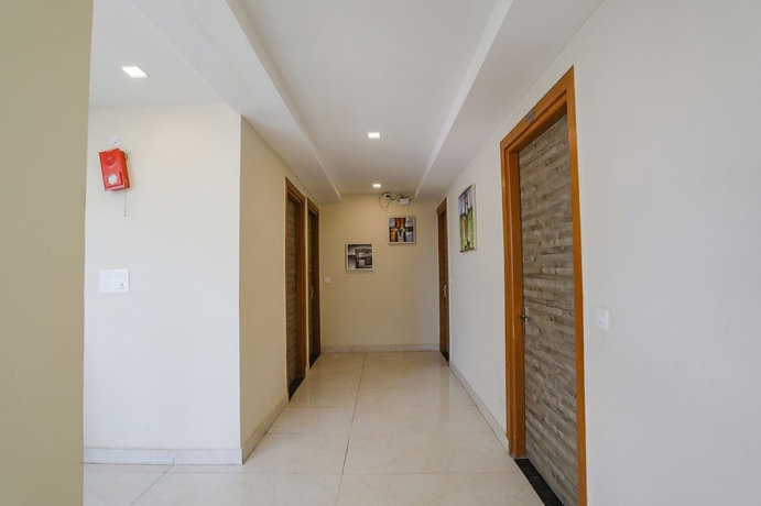 Imagen de los interiores del Hotel Fabhotel Js Pearl. Foto 16