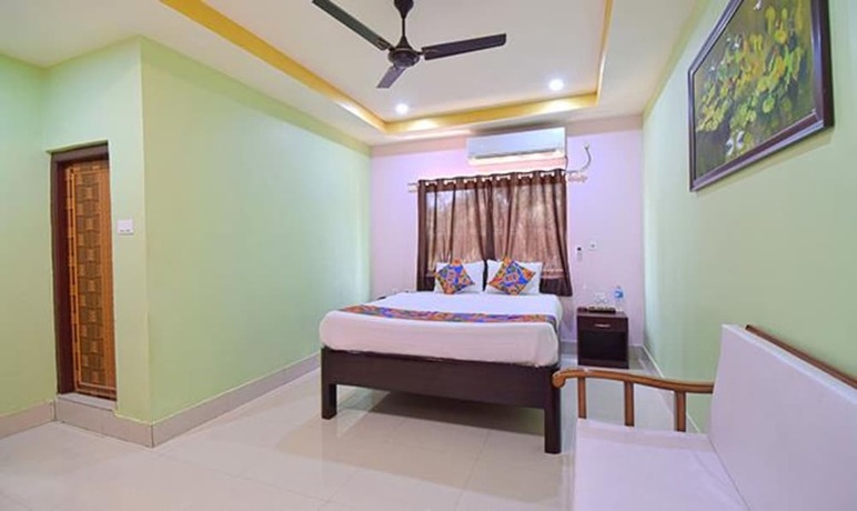 Imagen de la habitación del Hotel Fabhotel Kakati. Foto 19