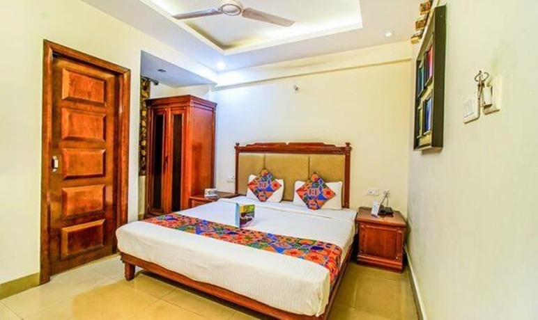 Imagen de la habitación del Hotel Fabhotel Kenil Star. Foto 17
