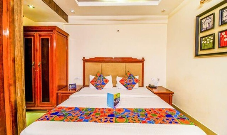 Imagen de la habitación del Hotel Fabhotel Kenil Star. Foto 18