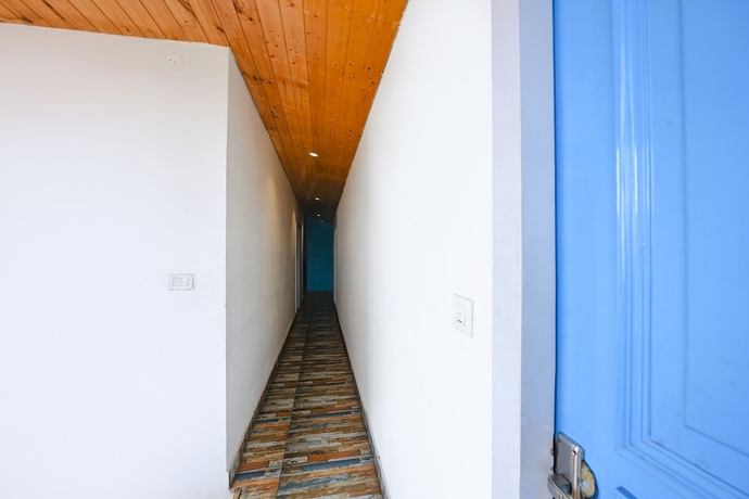 Imagen de los interiores del Hotel Fabhotel Kgf. Foto 11