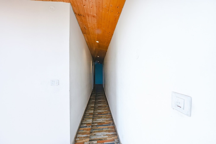 Imagen de los interiores del Hotel Fabhotel Kgf. Foto 14