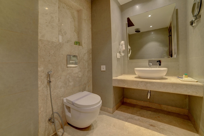 Imagen de la habitación del Hotel Fabhotel King's Court. Foto 8
