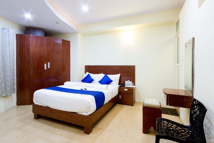 Imagen de la habitación del Hotel Fabhotel King's Court. Foto 12