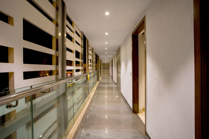 Imagen de los interiores del Hotel Fabhotel King's Court. Foto 16