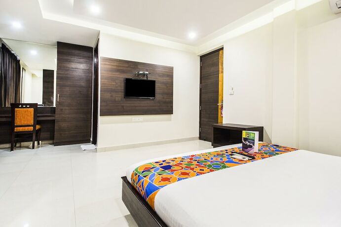 Imagen de la habitación del Hotel Fabhotel Kk Continental. Foto 16