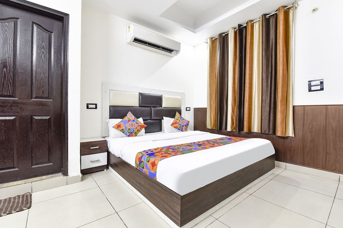 Imagen de la habitación del Hotel Fabhotel Krb Paradise. Foto 2