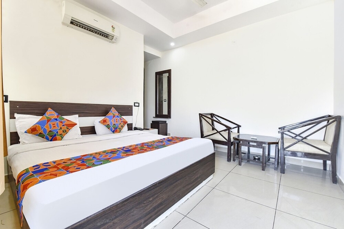 Imagen de la habitación del Hotel Fabhotel Krb Paradise. Foto 6