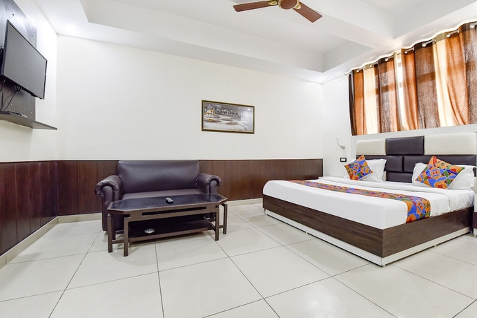 Imagen de la habitación del Hotel Fabhotel Krb Paradise. Foto 10