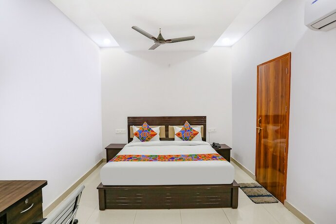 Imagen de la habitación del Hotel Fabhotel Ks Grand. Foto 19
