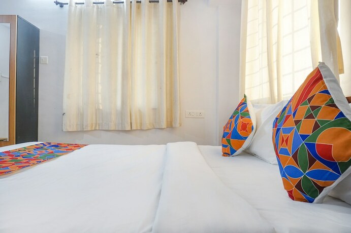 Imagen general del Hotel Fabhotel Lake View. Foto 8