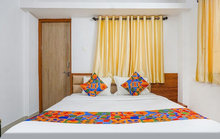 Imagen general del Hotel Fabhotel Lake View. Foto 11