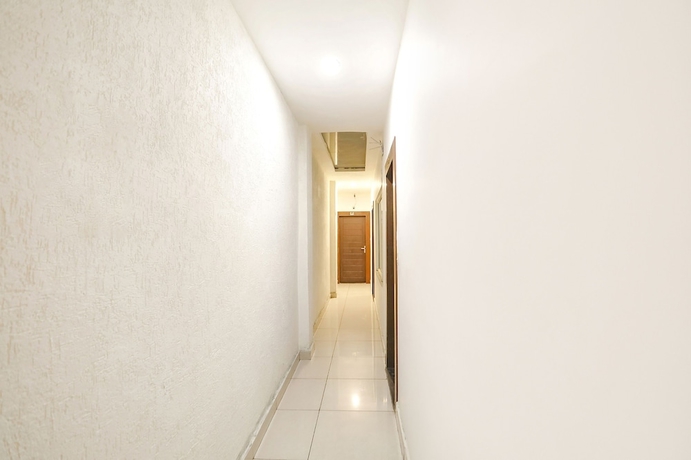 Imagen de los interiores del Hotel Fabhotel Madhuban Inn. Foto 17