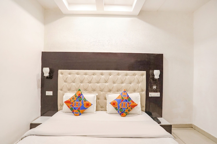 Imagen de la habitación del Hotel Fabhotel Madhuban Inn. Foto 12