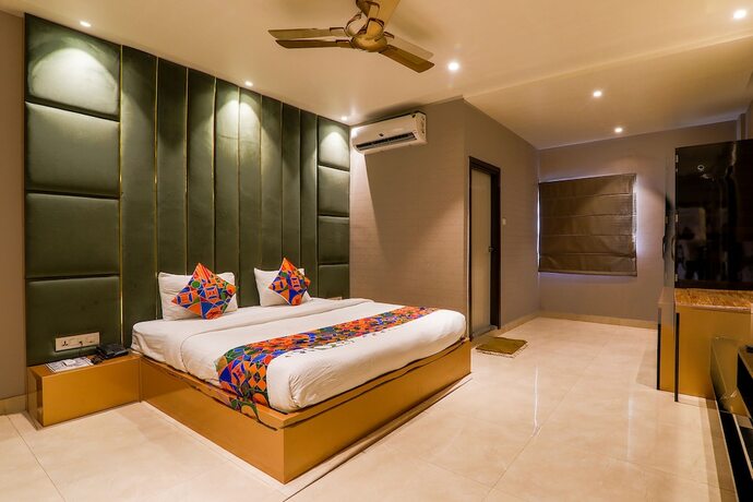 Imagen de la habitación del Hotel Fabhotel Maya Crystal. Foto 17