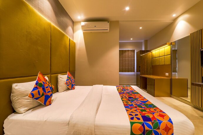 Imagen de la habitación del Hotel Fabhotel Maya Crystal. Foto 19