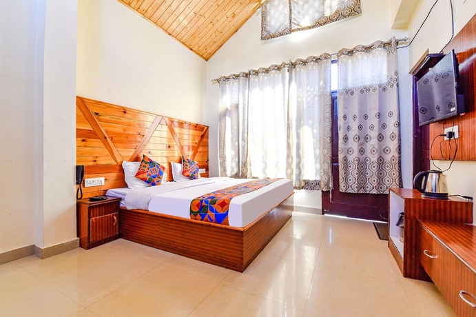 Imagen de la habitación del Hotel Fabhotel Mayra Grand. Foto 4