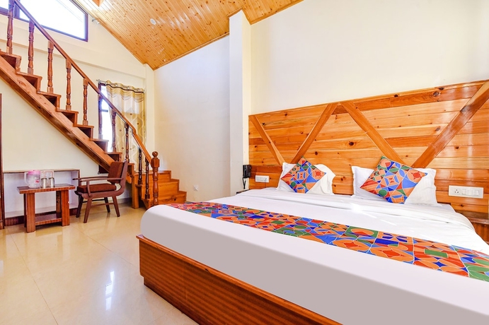 Imagen de la habitación del Hotel Fabhotel Mayra Grand. Foto 5