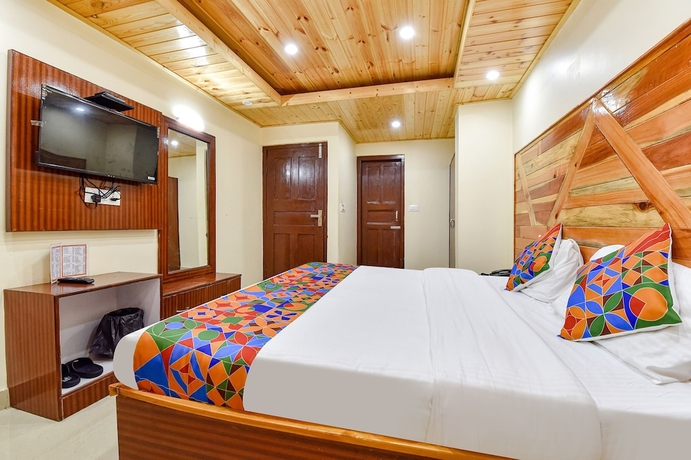 Imagen de la habitación del Hotel Fabhotel Mayra Grand. Foto 6