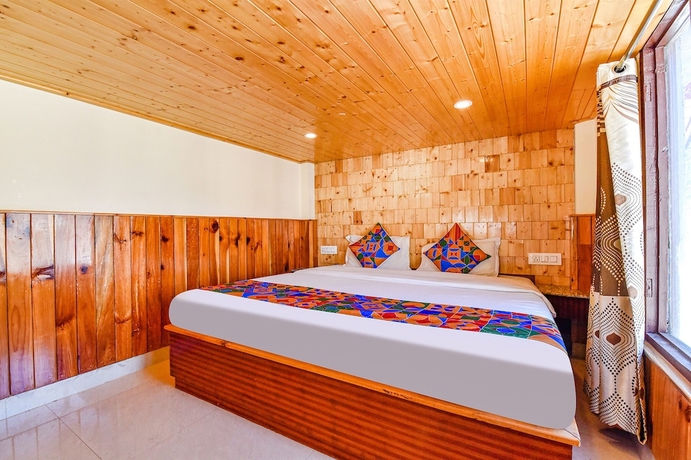 Imagen de la habitación del Hotel Fabhotel Mayra Grand. Foto 10