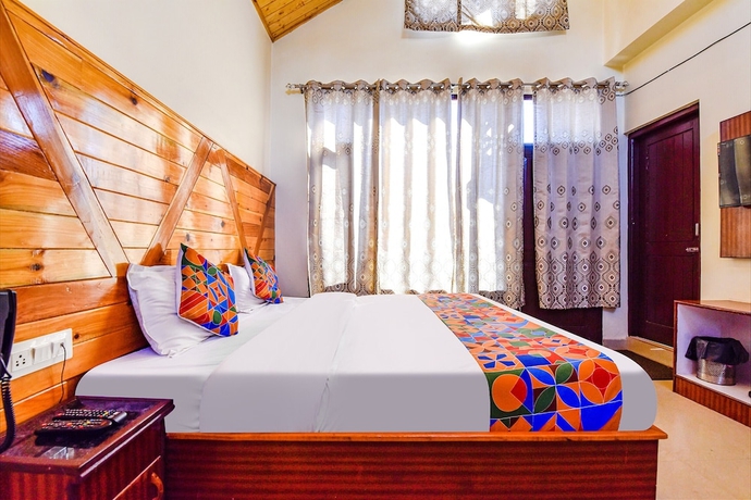 Imagen de la habitación del Hotel Fabhotel Mayra Grand. Foto 11