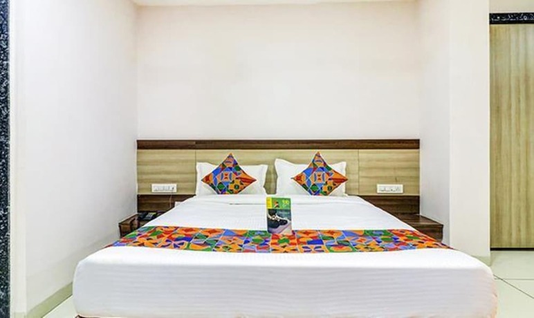 Imagen de la habitación del Hotel Fabhotel Meera Palace. Foto 18