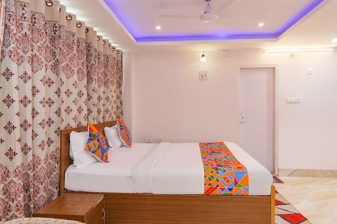 Imagen de la habitación del Hotel Fabhotel Mega Royal. Foto 17
