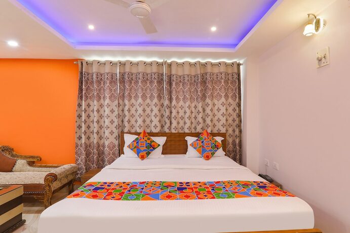 Imagen de la habitación del Hotel Fabhotel Mega Royal. Foto 19