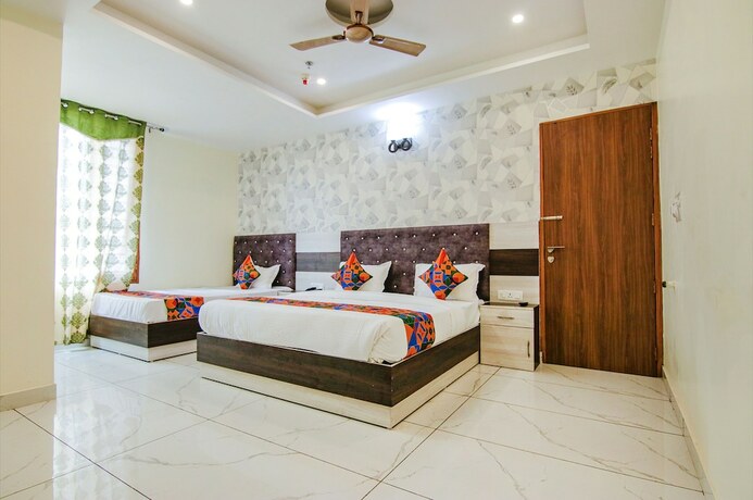 Imagen de la habitación del Hotel Fabhotel Meridian Inn. Foto 16