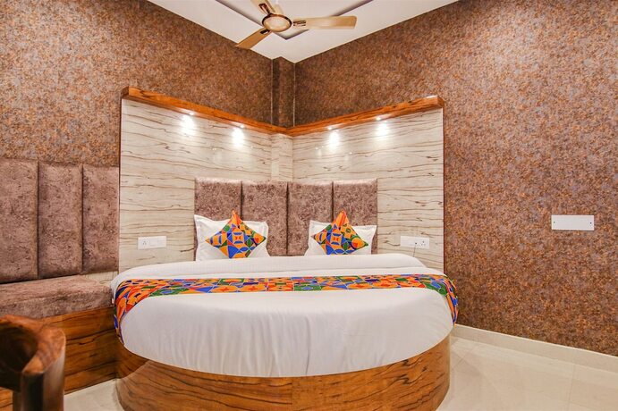 Imagen de la habitación del Hotel Fabhotel Meridian Inn. Foto 19