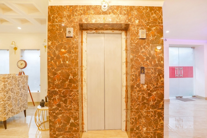 Imagen de los interiores del Hotel Fabhotel Montreal. Foto 14