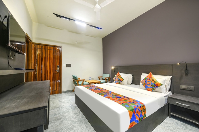 Imagen de la habitación del Hotel Fabhotel Naina Residency. Foto 5